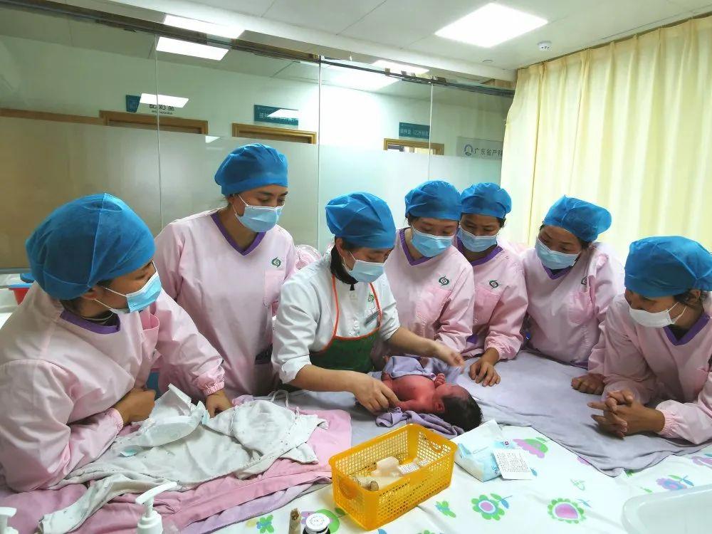 共和县妇婴监护型护送